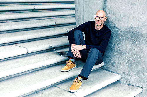 Business Portrait Mann Outdoor On location Berlin Hamburg