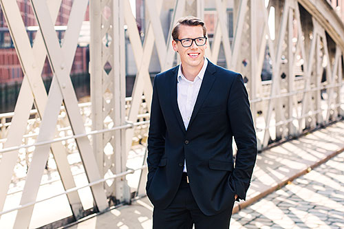 Business Portrait Mann Outdoor On location Berlin Hamburg