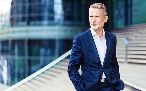 Business Portrait Mann Office Outdoor On location Berlin Hamburg