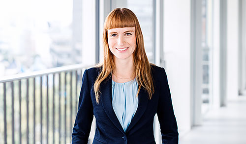 Business Portrait Frau Office On location Berlin Hamburg