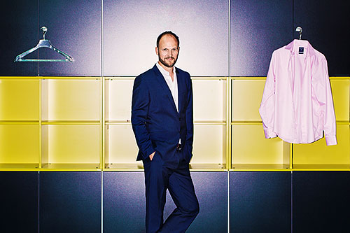 Business Portrait Mann On location Berlin Hamburg