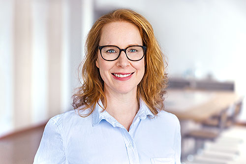 Business Portrait Frau Office On location Berlin Hamburg