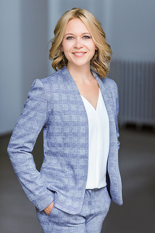 Business Portrait Frau Office On location Berlin Hamburg